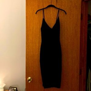 New Velvet Navy v-neck midi dress in size Small from Fashion Nova